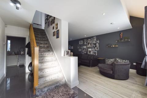 10 Erriff Drive, South Ockendon, RM15 5AW