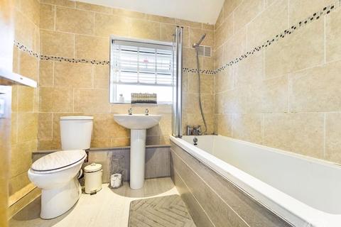 10 Erriff Drive, South Ockendon, RM15 5AW