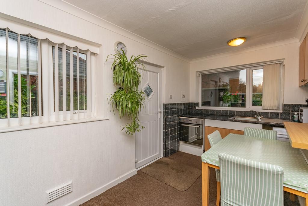 St Albans Road, Lytham St Annes, FY8 2 bed detached bungalow £250,000
