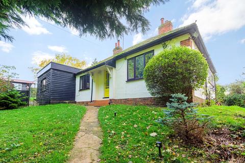 4 bedroom detached bungalow for sale - Charlton Road, Charlton, Hitchin, SG5