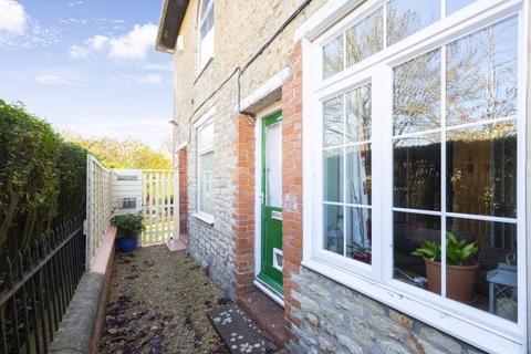 2 bedroom cottage for sale - Queen Street, Gillingham SP8