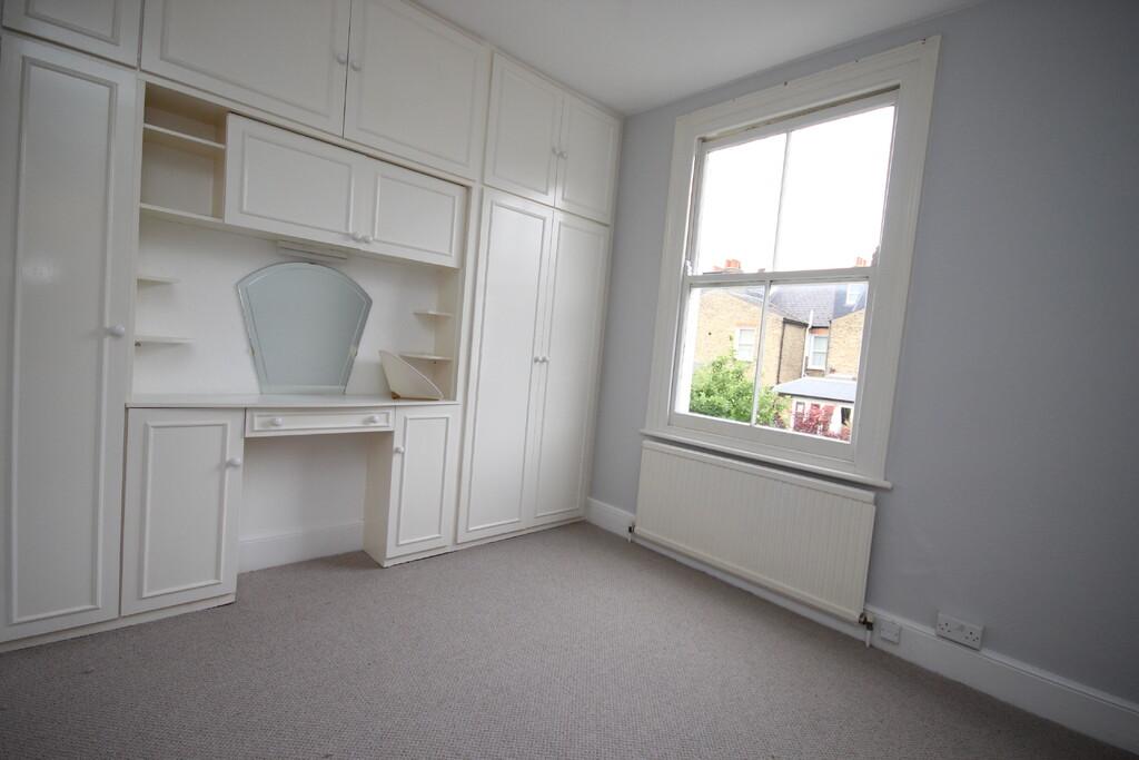 Elborough St 83g.JPG