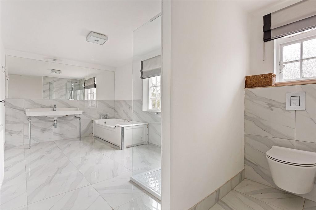 En Suite Bathroom