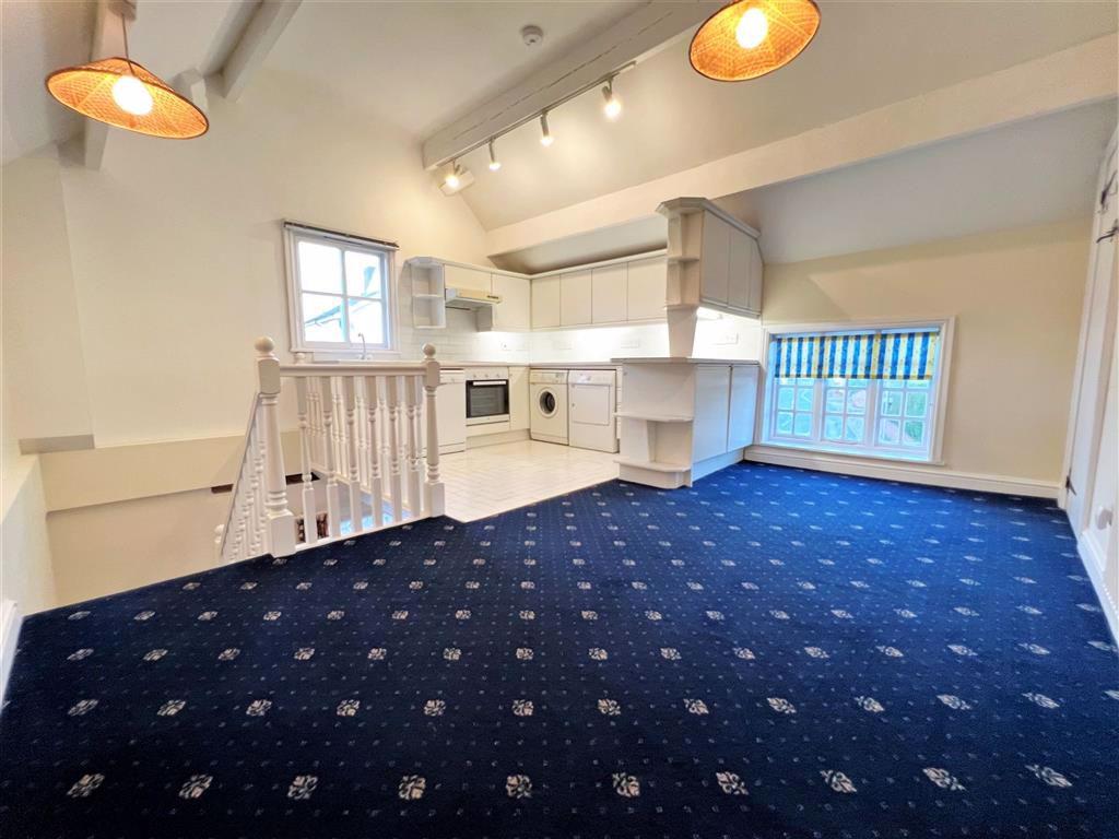 Whitchurch Road, BangorOnDee, LL13 1 bed apartment £595 pcm (£137 pw)