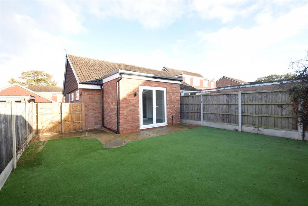 Lythwood Road, Bayston Hill, Shrewsbury 2 bed semidetached bungalow