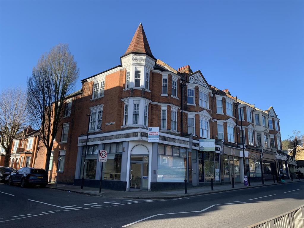 Station Road, London Retail property (high street) £2,666 pcm (£615 pw)