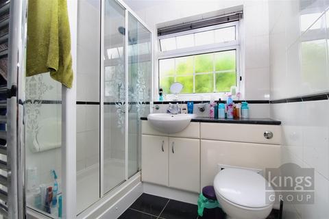 68 Chapelfields, Stanstead Abbotts, Ware, SG12 8HX
