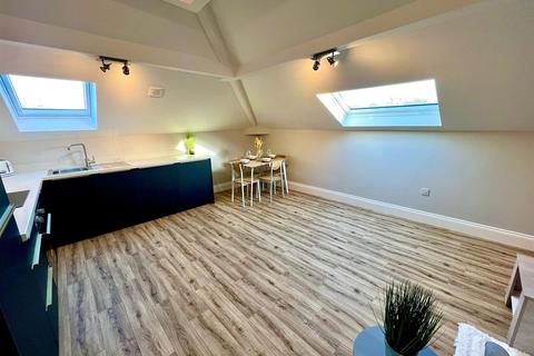 1 bedroom apartment to rent - Westminster House, Ellesmere Road, Ellesmere Park, Manchester