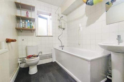 2d Chobham Road, London, E15 1LU