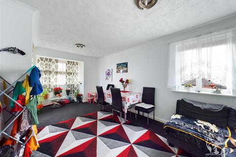 2 bedroom flat for sale - Argent Street, Grays