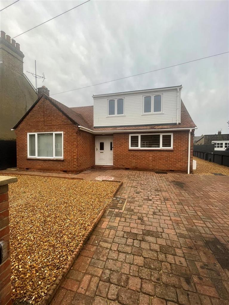 Godstow Road, Wolvercote, Oxford 3 bed house £2,150 pcm (£496 pw)