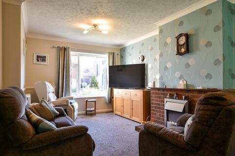 3 bedroom semi-detached house for sale - Yew Tree Close, Aylesford