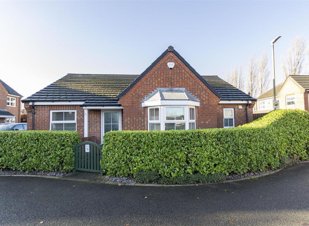Ralley Close, Holmewood, Chesterfield 3 bed detached bungalow for sale £349,950