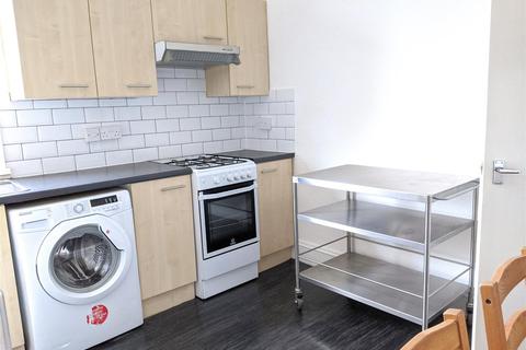 3 bedroom flat for sale - Melrose Avenue, Willesden Green, London NW2