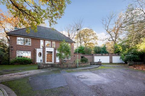 5 bedroom detached house for sale - Canons Close (off The Bishops Avenue), London, N2