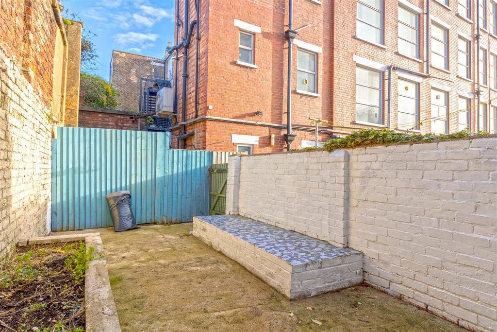 Fonthill Road, Hove 1 bed flat £1,250 pcm (£288 pw)