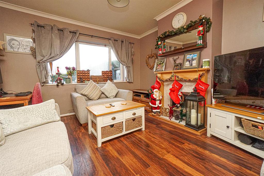 Montgomery Road, Hastings 3 bed semidetached house £295,000