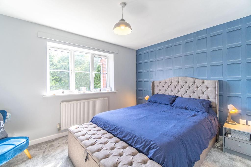 Parkes Hall Road, Dudley 3 bed townhouse £950 pcm (£219 pw)