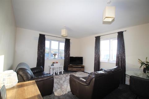 2 bedroom apartment to rent - Manor Park Road, Cleckheaton