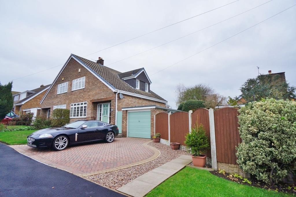 Larks Hill, Pontefract 4 bed semidetached house £290,000