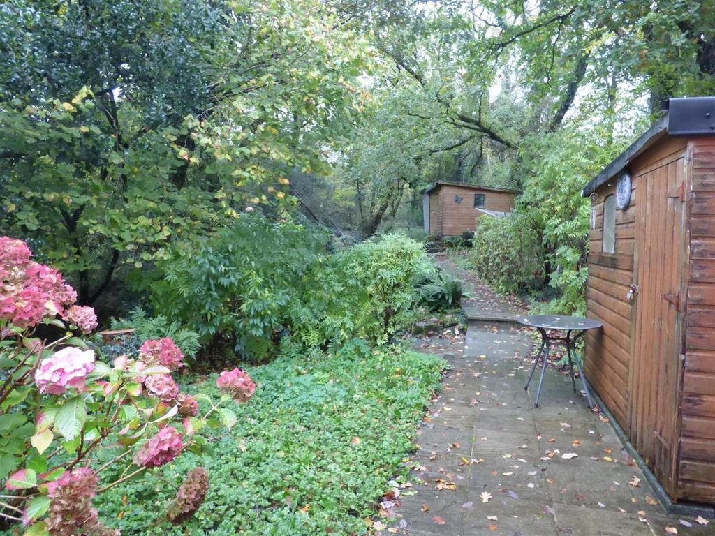 Mynachlog Road, Pontyberem, Llanelli 3 bed detached house for sale £