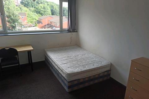 3 bedroom flat to rent - Woodsley Road, Leeds, LS3