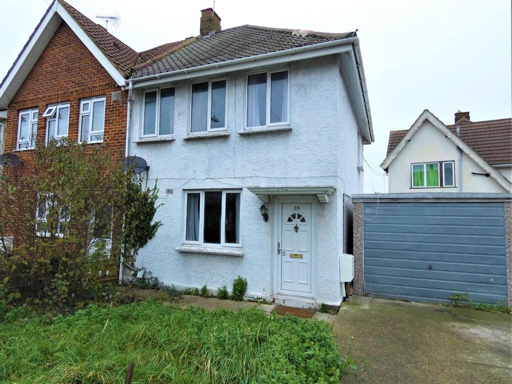 Hampton Crescent, Gravesend 3 bed end of terrace house £325,000