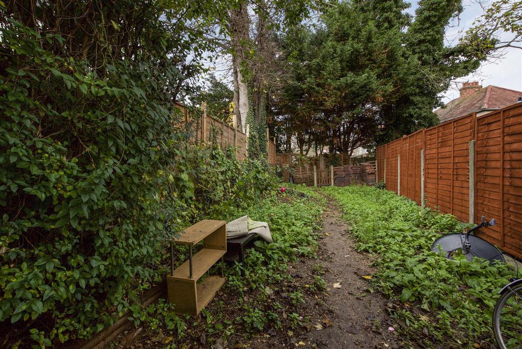 Spring Grove Road, Hounslow 5 bed terraced house £750,000
