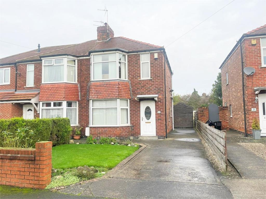 Coniston Drive, York, YO10 3RZ 2 bed semidetached house for sale £