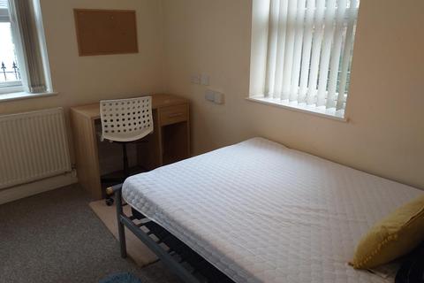 3 bedroom house share to rent - Hyde Park Road, Leeds