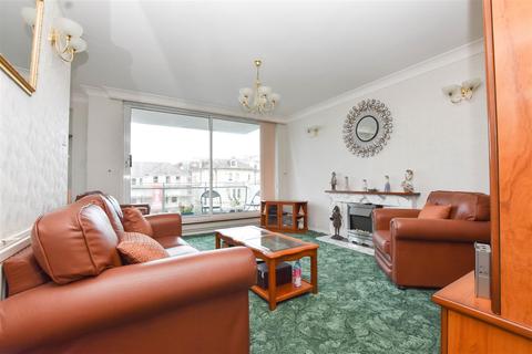 3 bedroom flat for sale - Devonshire Place, Eastbourne
