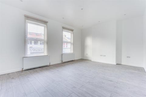 2 bedroom flat for sale - Markhouse Road, London