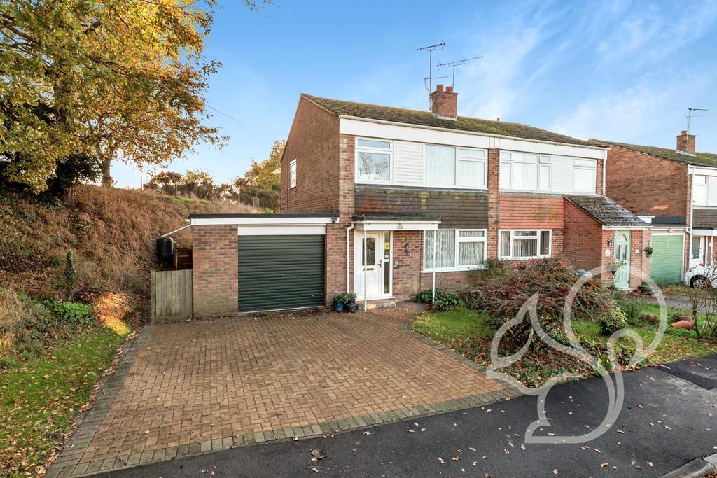Petworth Close, Wivenhoe, Colchester 3 bed semidetached house £350,000