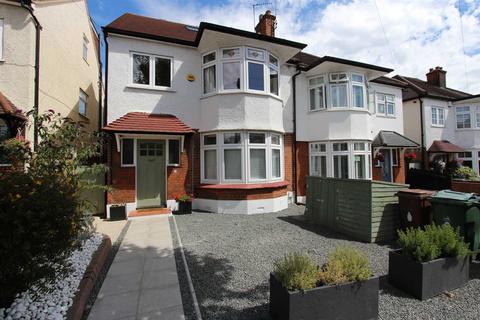 4 bedroom semi-detached house to rent - Kimberley Road, Chingford