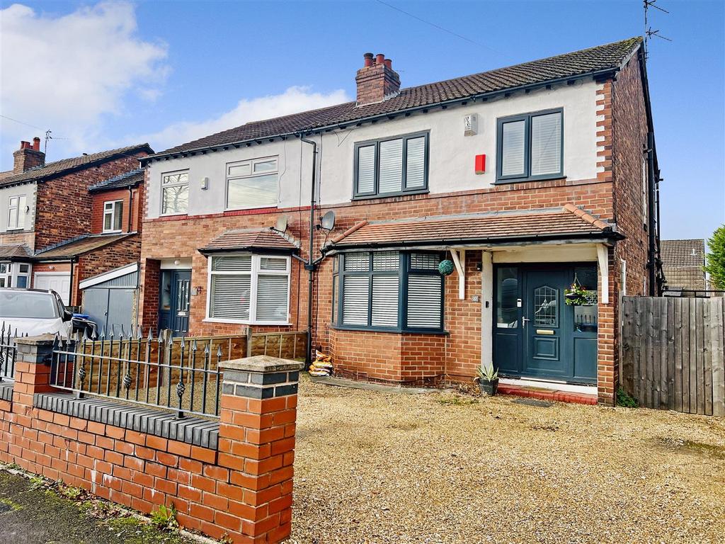 Hawthorn Avenue, Timperley, Altrincham 3 bed semidetached house £485,000