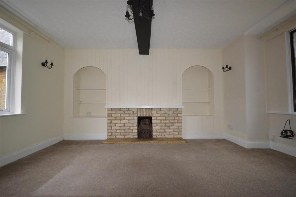 Lower Harlestone, Northampton 2 bed cottage £1,200 pcm (£277 pw)