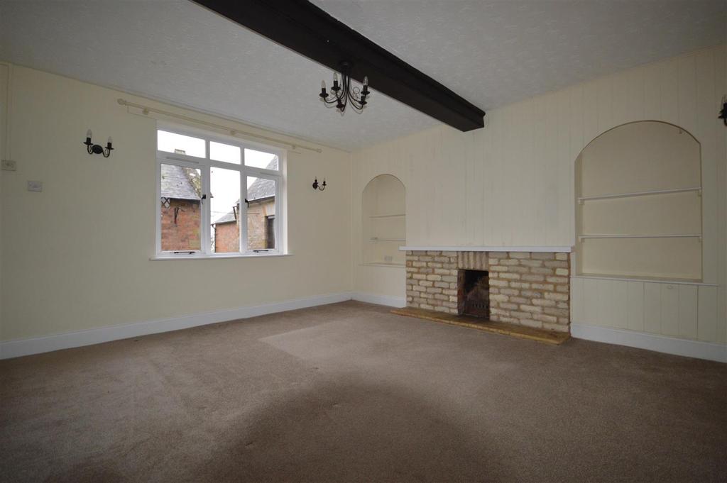 Lower Harlestone, Northampton 2 bed cottage £1,200 pcm (£277 pw)