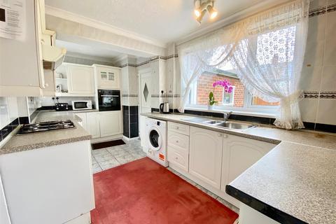 3 bedroom semi-detached house for sale - Goathland Avenue, Newcastle Upon Tyne
