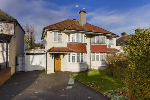 35 Elm Park Gardens, South Croydon, CR2 8RW