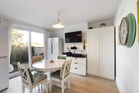 35 Elm Park Gardens, South Croydon, CR2 8RW