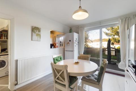 35 Elm Park Gardens, South Croydon, CR2 8RW