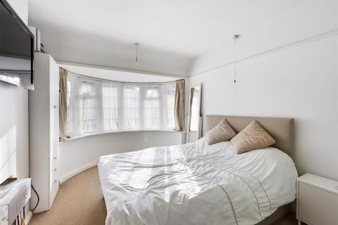 35 Elm Park Gardens, South Croydon, CR2 8RW