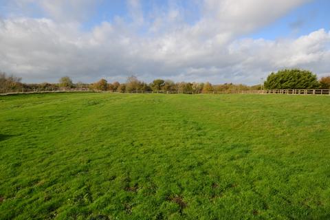 Equestrian property for sale - Cropthorne WORCESTERSHIRE