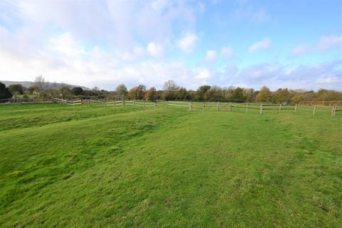 Equestrian property for sale - Cropthorne WORCESTERSHIRE