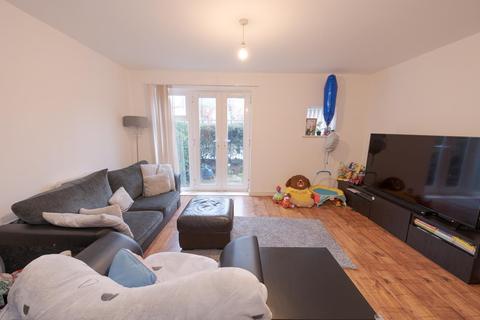 2 bedroom flat for sale - Arnold Road, Mangotsfield, Bristol, BS16 9LB