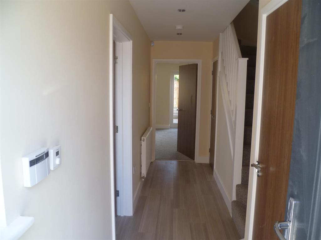 Cranmer Close, Blaby 2 bed house £775 pcm (£179 pw)