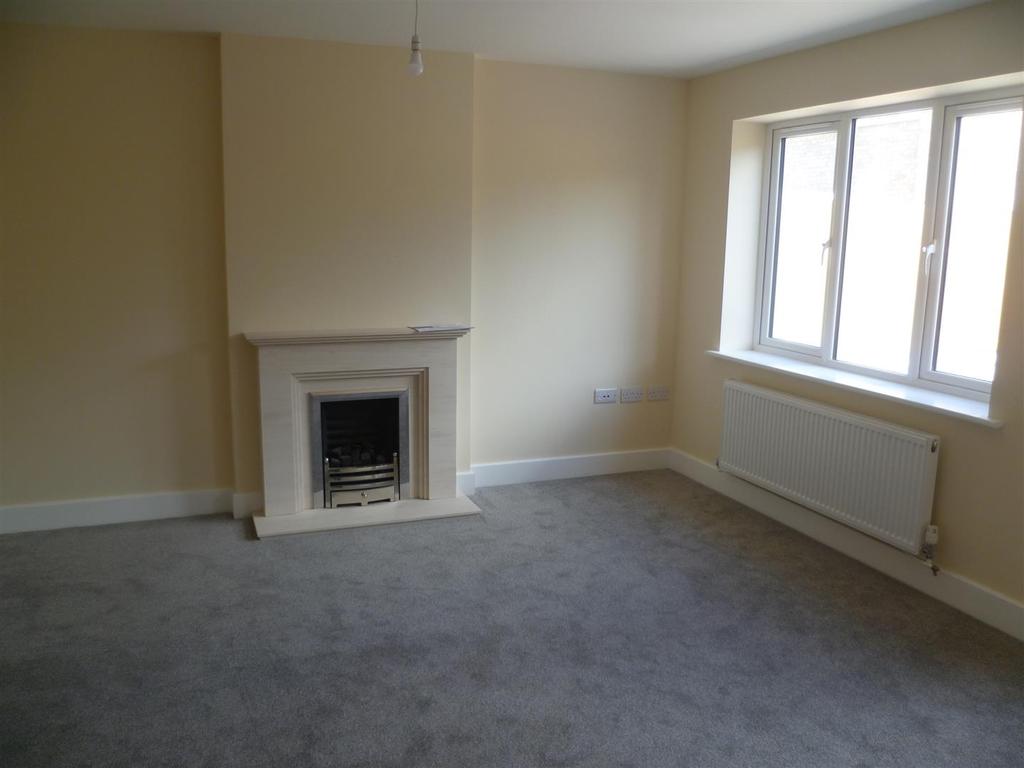 Cranmer Close, Blaby 2 bed house £775 pcm (£179 pw)