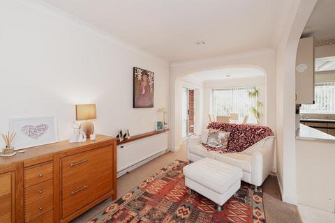 2 Rosedale, Ashtead, KT21 2JJ
