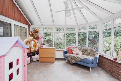 2 Rosedale, Ashtead, KT21 2JJ