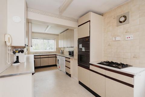 2 Rosedale, Ashtead, KT21 2JJ